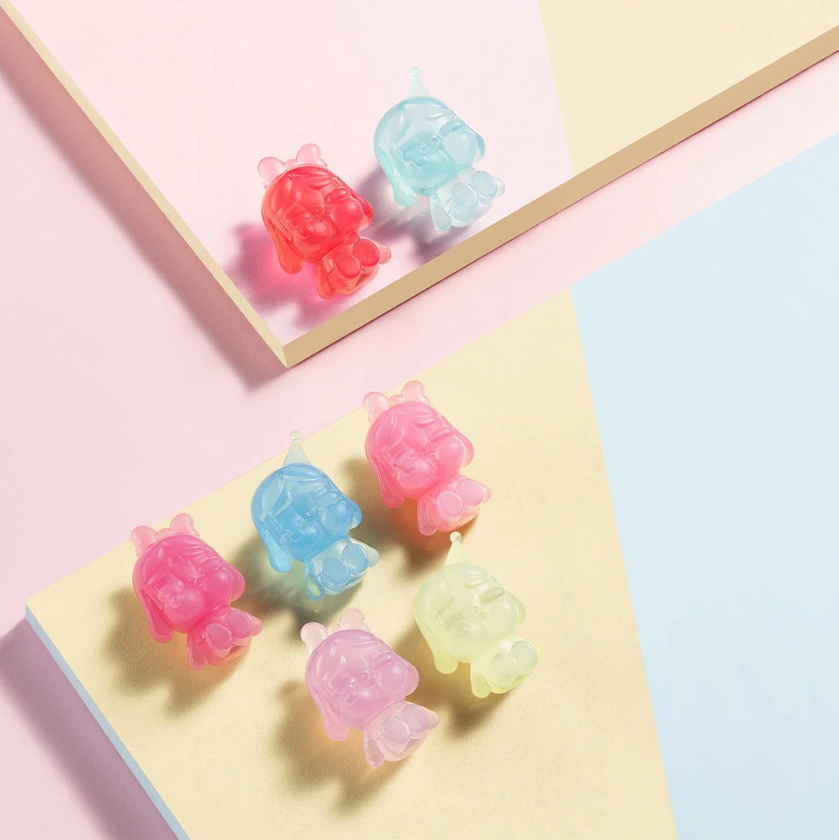 POP BEAN CRYBABY MINI FIGURE - Image 4