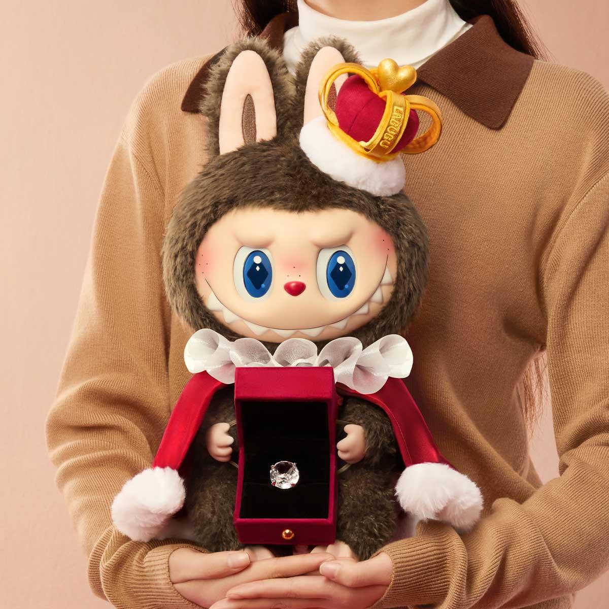 THE MONSTERS Let's Checkmate Series-Vinyl Plush Doll(King) - Image 3